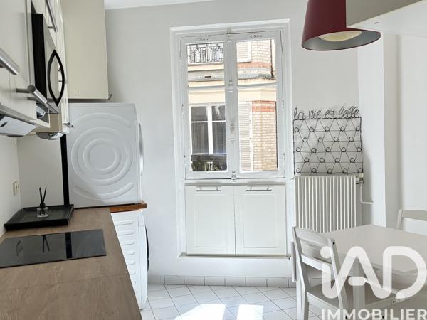 Location appartement 5 pièces 107 m² Paris 15