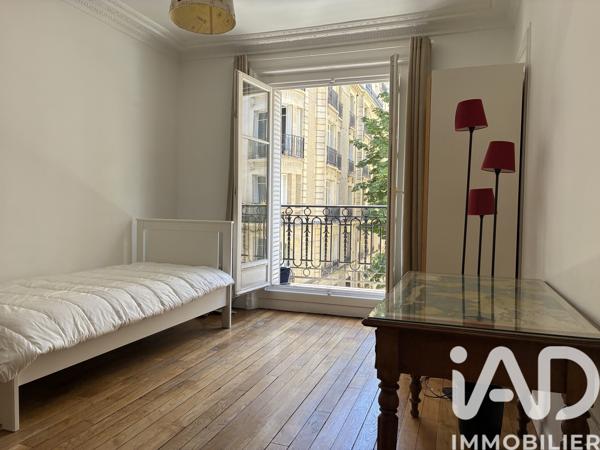 Location appartement 5 pièces 107 m² Paris 15