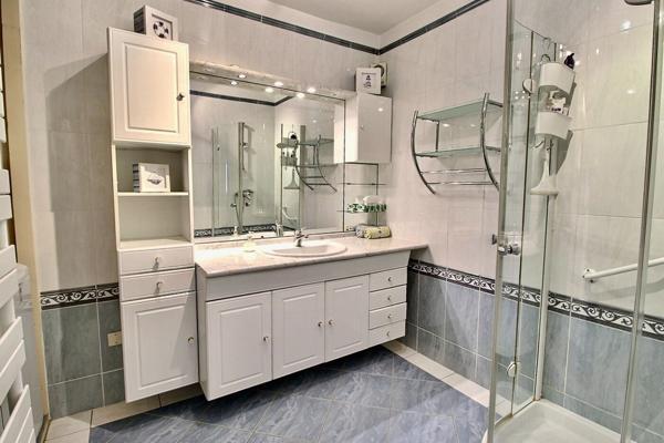 Marignane - À vendre un appartement de type 4 avec jardin dans une résidence fermée