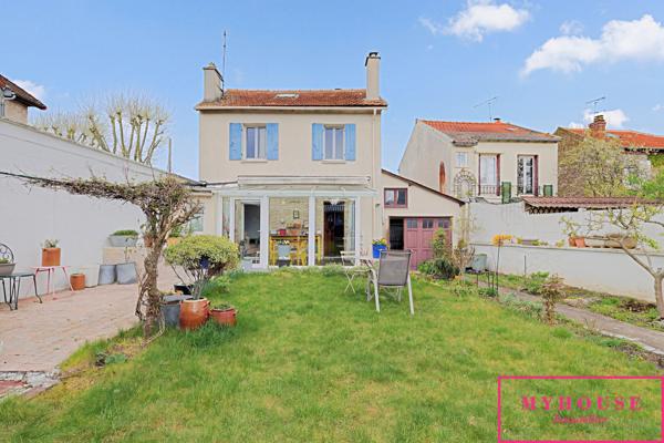Maison
                                                                                                                                                                                                                                                                                                                        6 pièce(s)                                                                                                                                                                                                          4 chambre(s)                                                                                                                                                                                                          115  m²