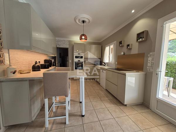 Spacieuse maison familiale avec piscine à Saint Didier