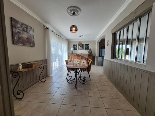 Spacieuse maison familiale avec piscine à Saint Didier