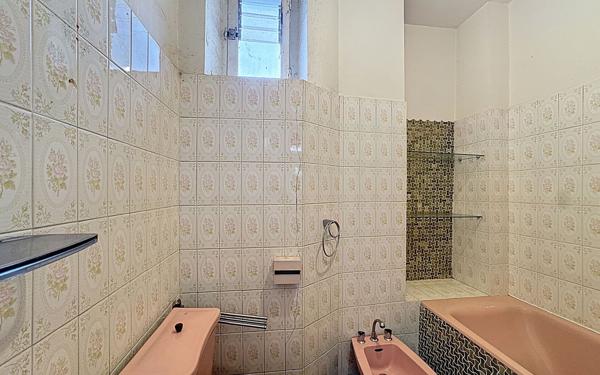 Maison à vendre    8 pièces •  Saint-Christophe-Vallon