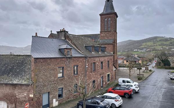 Maison à vendre    8 pièces •  Saint-Christophe-Vallon