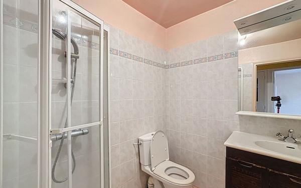 Maison à vendre    8 pièces •  Saint-Christophe-Vallon