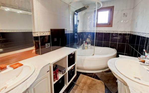 Maison à vendre    5 pièces •  Pompignan