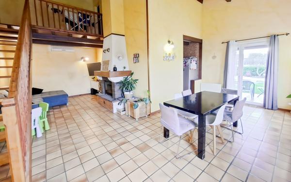 Maison à vendre    5 pièces •  Pompignan