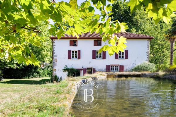Saint-Pée-sur-Nivelle, Maison 5 Chambres -  230 m² à vendre