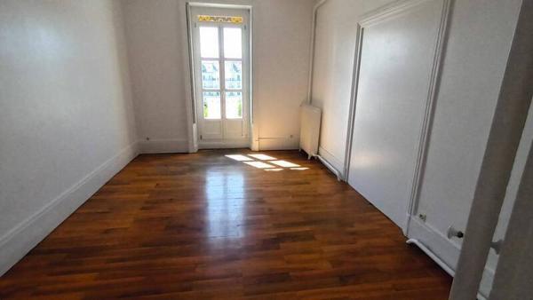 Appartement 4 pièces                                        - 38000 Grenoble Réf : 5317