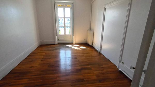 Appartement 4 pièces                                        - 38000 Grenoble Réf : 5317