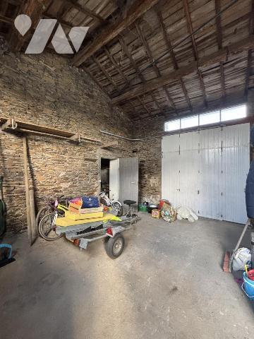 Divatte-Sur-Loire, maison en pierre avec piscine et vue panoramique  