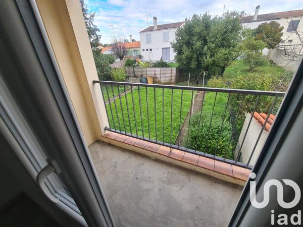 Maison traditionnelle 5 pièces de 95 m² à Chaniers (17610)