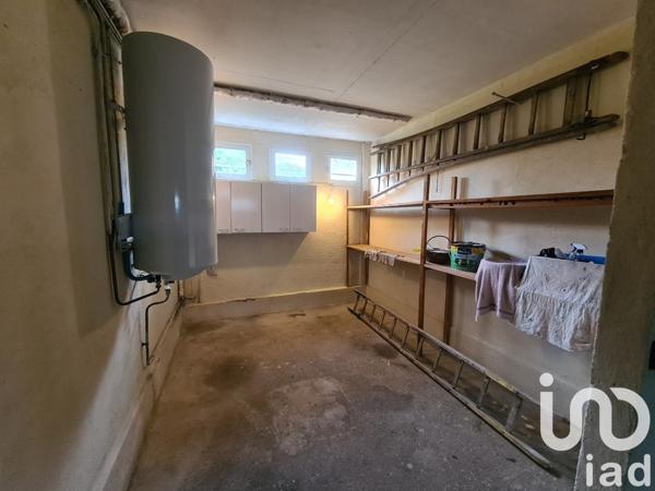 Maison traditionnelle 5 pièces de 95 m² à Chaniers (17610)