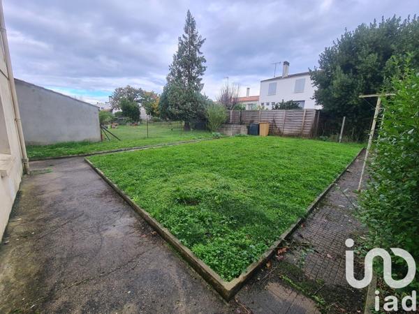 Maison traditionnelle 5 pièces de 95 m² à Chaniers (17610)