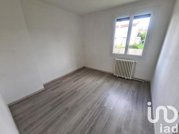 Maison traditionnelle 5 pièces de 95 m² à Chaniers (17610)