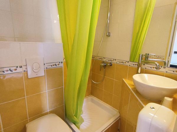 Local Commercial
        
        - 1000 m² 496 800 €*