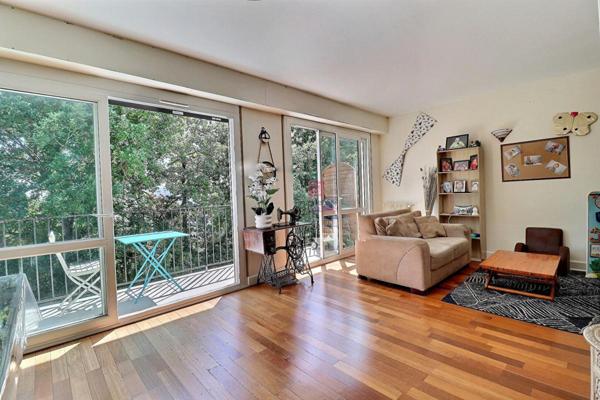 Appartement Saint-Michel-sur-Orge 4 pièces 77 m2, balcon, place de parking privative et cave