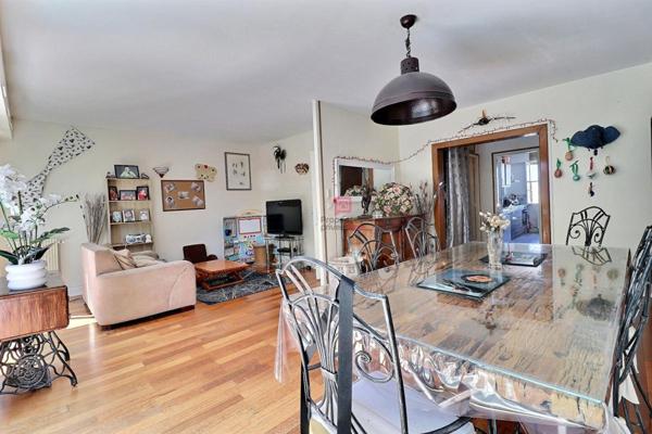 Appartement Saint-Michel-sur-Orge 4 pièces 77 m2, balcon, place de parking privative et cave