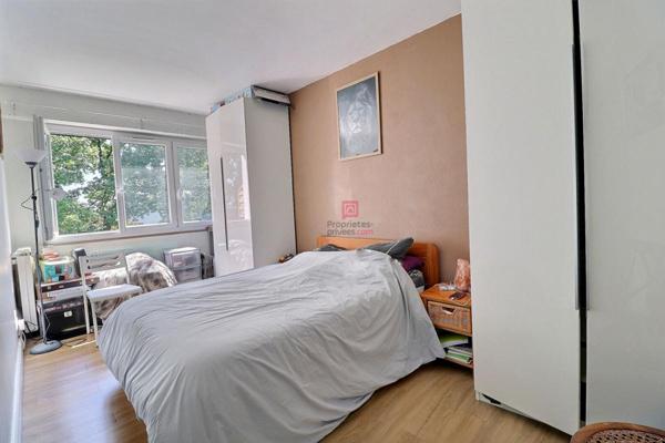 Appartement Saint-Michel-sur-Orge 4 pièces 77 m2, balcon, place de parking privative et cave