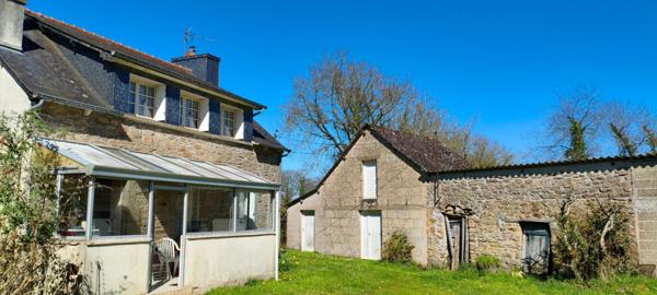 Exclusivité!! Côtes d'Armor. 22210 Plémet, Maison en pierres, 2 chambres, dépendances, garage et terrain
