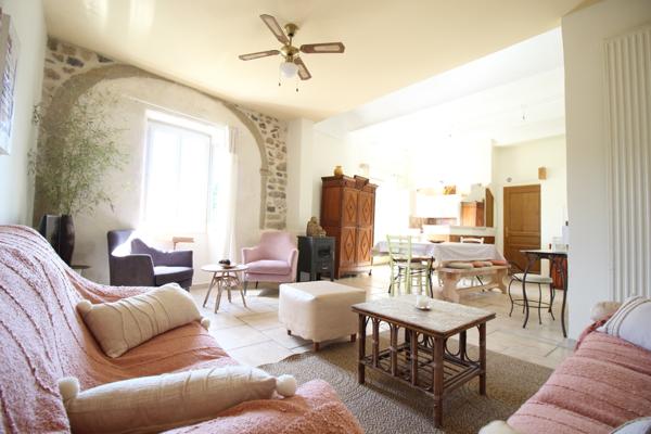 Propriété de caractère avec 2 gîtes, piscine et terrain constructible
