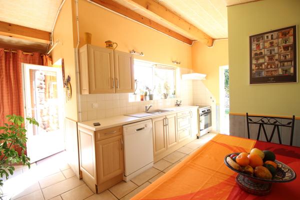 Propriété de caractère avec 2 gîtes, piscine et terrain constructible