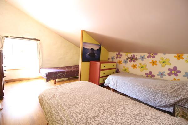 Propriété de caractère avec 2 gîtes, piscine et terrain constructible