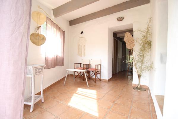 Propriété de caractère avec 2 gîtes, piscine et terrain constructible