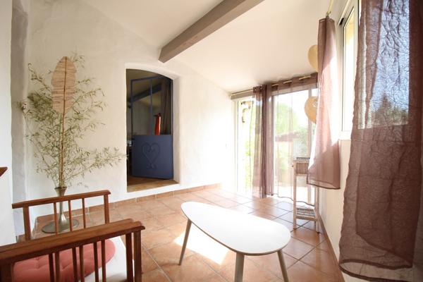 Propriété de caractère avec 2 gîtes, piscine et terrain constructible