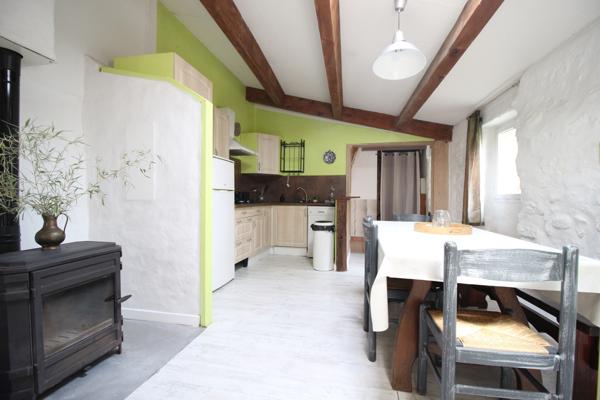 Propriété de caractère avec 2 gîtes, piscine et terrain constructible