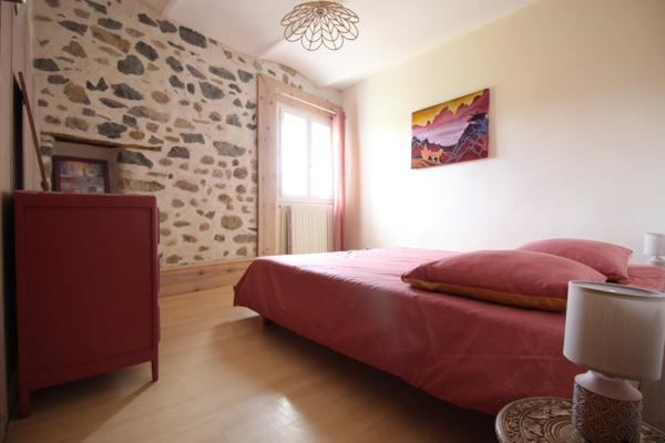 Propriété de caractère avec 2 gîtes, piscine et terrain constructible