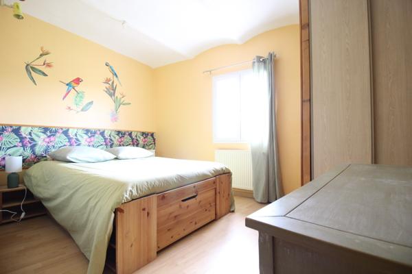 Propriété de caractère avec 2 gîtes, piscine et terrain constructible