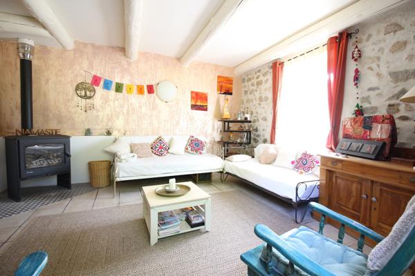Propriété de caractère avec 2 gîtes, piscine et terrain constructible