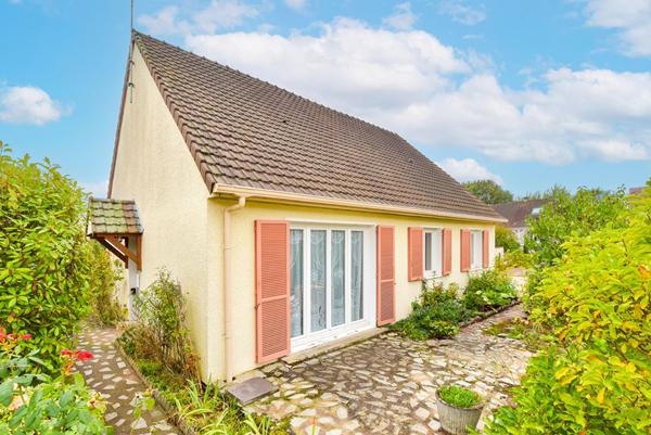 Charmante Maison à Vendre à Brie-Comte-Robert - 5 Chambres et Grand Jardin !