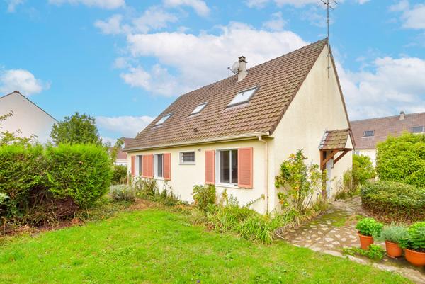 Charmante Maison à Vendre à Brie-Comte-Robert - 5 Chambres et Grand Jardin !