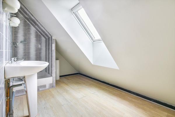 Charmante Maison à Vendre à Brie-Comte-Robert - 5 Chambres et Grand Jardin !