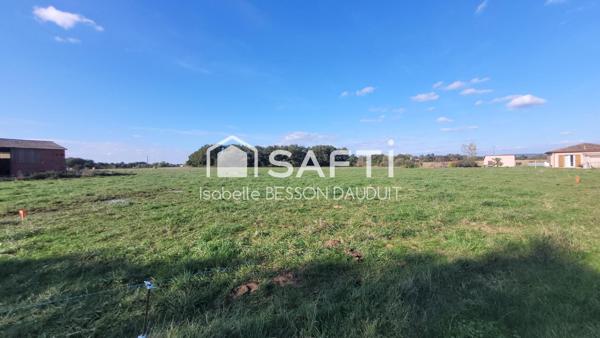 TERRAIN PLAT A BATIR 1418M²