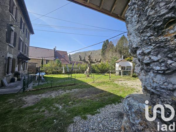 Immeuble à vendre 240 m² Colomieu