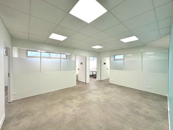 Local professionnel 195 m² Saint-Gilles-Croix-De-Vie COEUR DE VILLE