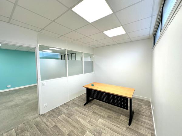 Local professionnel 195 m² Saint-Gilles-Croix-De-Vie COEUR DE VILLE