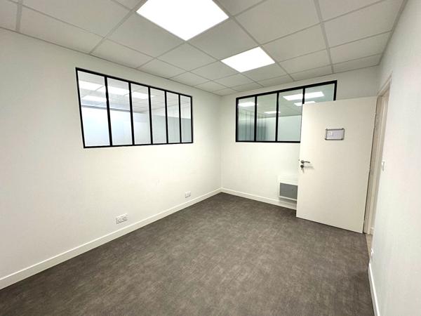 Local professionnel 195 m² Saint-Gilles-Croix-De-Vie COEUR DE VILLE