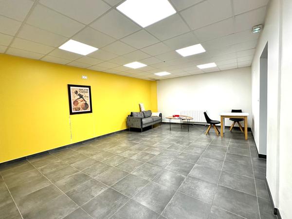 Local professionnel 195 m² Saint-Gilles-Croix-De-Vie COEUR DE VILLE