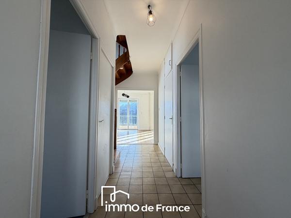 RODEZ, Maison de ville Type 5 sur une parcelle de 224 m²