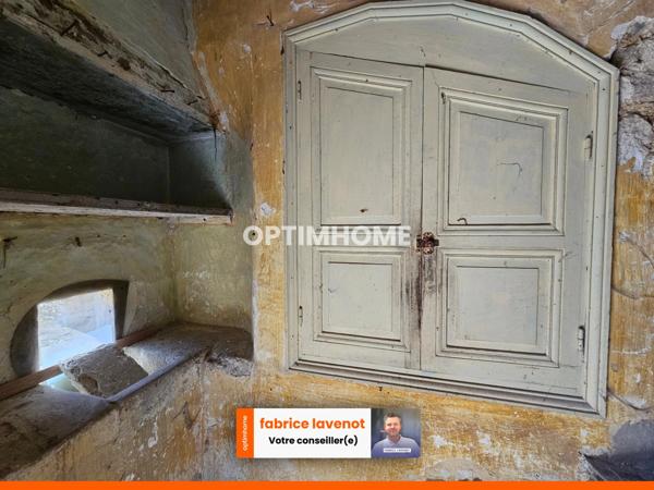 161 m² de maison et grange à rénover, ainsi que 50 m² de garage VAL AUGE (16)