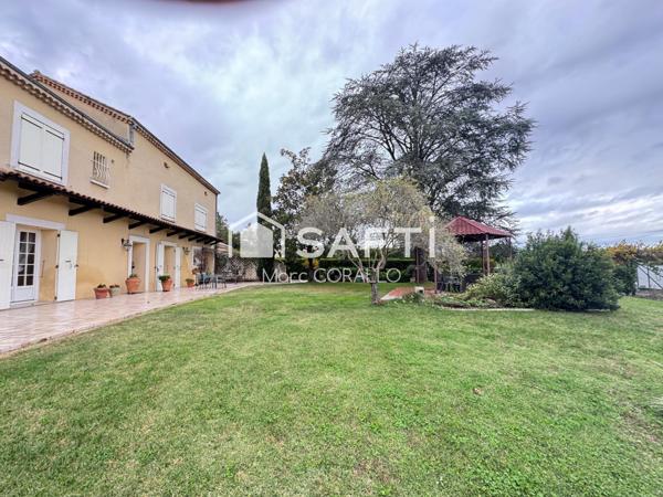 Propriété familiale avec parc et tennis