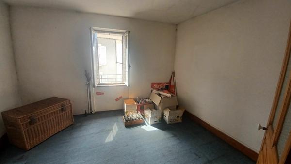 Maison à vendre    5 pièces • 102,28 m2 Saint-Étienne-de-Saint-Geoirs