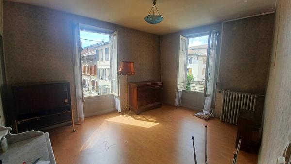 Maison à vendre    5 pièces • 102,28 m2 Saint-Étienne-de-Saint-Geoirs