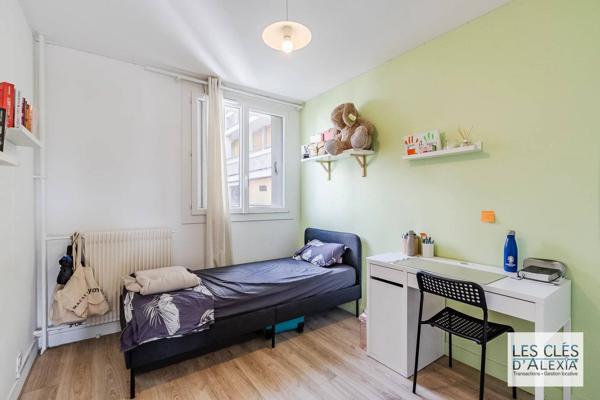 Bel appartement traversant de 4 pièces avec balcon et parking – bon rendement locatif