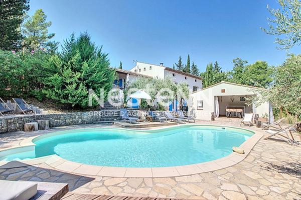 Propriété à Lorgues de 315m2 dont deux T2 indépendant + piscine forme libre sur un terrain de 1800m²