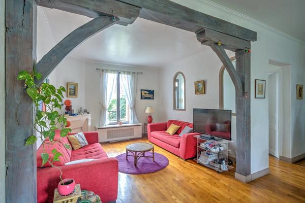 Charmante maison ancienne rénovée – 5 chambres – Quartier résidentiel de Morangis